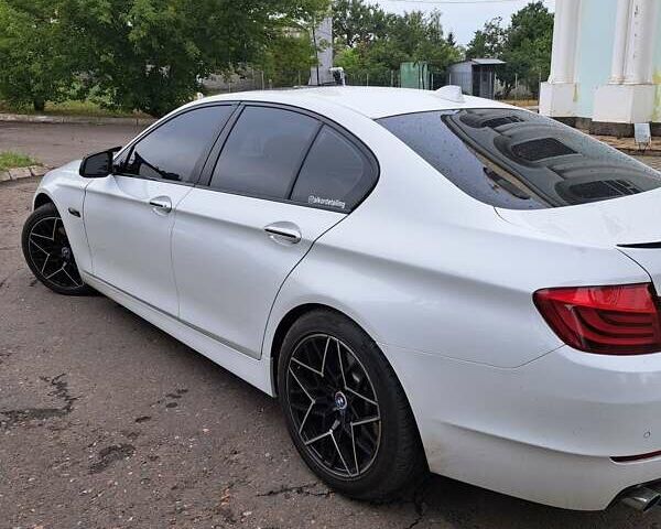 Білий БМВ 5 Серія, об'ємом двигуна 2 л та пробігом 120 тис. км за 14500 $, фото 1 на Automoto.ua