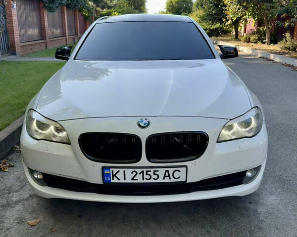 Белый БМВ 5 Серия, объемом двигателя 2 л и пробегом 240 тыс. км за 11500 $, фото 1 на Automoto.ua