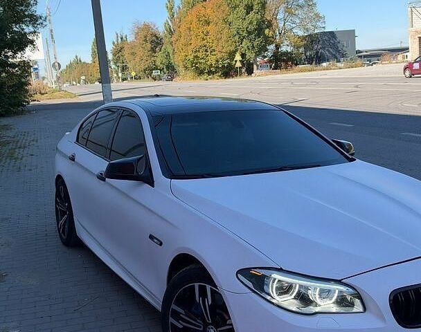 Білий БМВ 5 Серія, об'ємом двигуна 2.98 л та пробігом 215 тис. км за 12700 $, фото 1 на Automoto.ua
