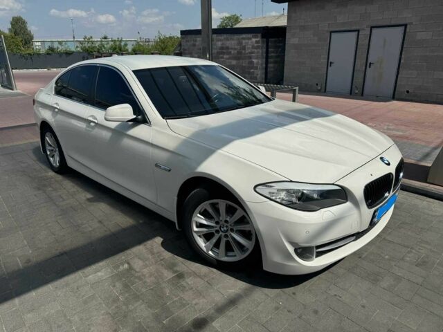 Білий БМВ 5 Серія, об'ємом двигуна 2 л та пробігом 162 тис. км за 14400 $, фото 1 на Automoto.ua
