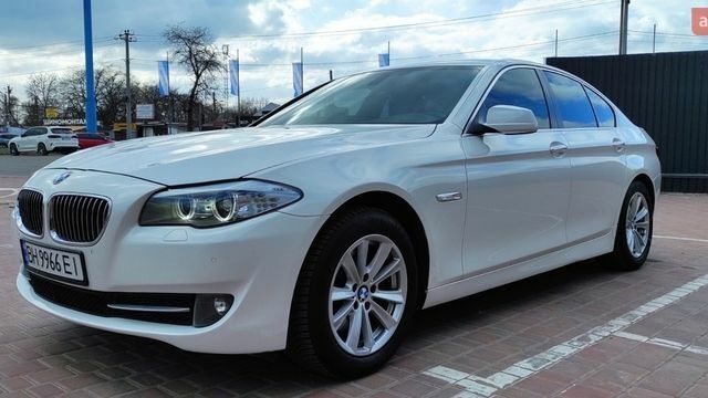 Белый БМВ 5 Серия, объемом двигателя 2 л и пробегом 213 тыс. км за 14000 $, фото 1 на Automoto.ua