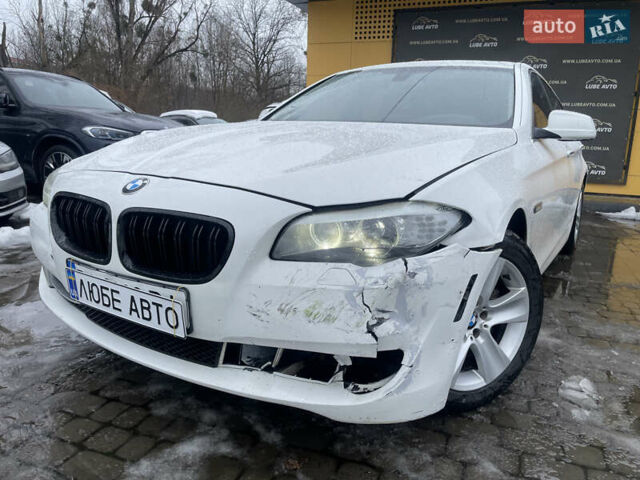 Белый БМВ 5 Серия, объемом двигателя 2 л и пробегом 230 тыс. км за 9500 $, фото 1 на Automoto.ua