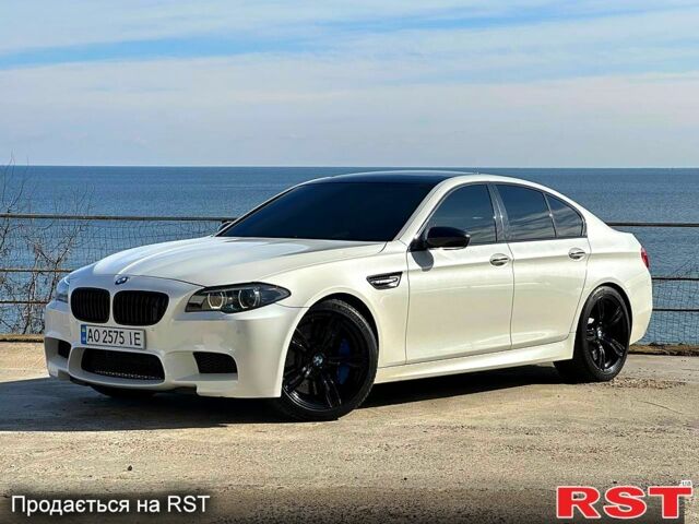 Белый БМВ 5 Серия, объемом двигателя 4.4 л и пробегом 163 тыс. км за 34999 $, фото 1 на Automoto.ua
