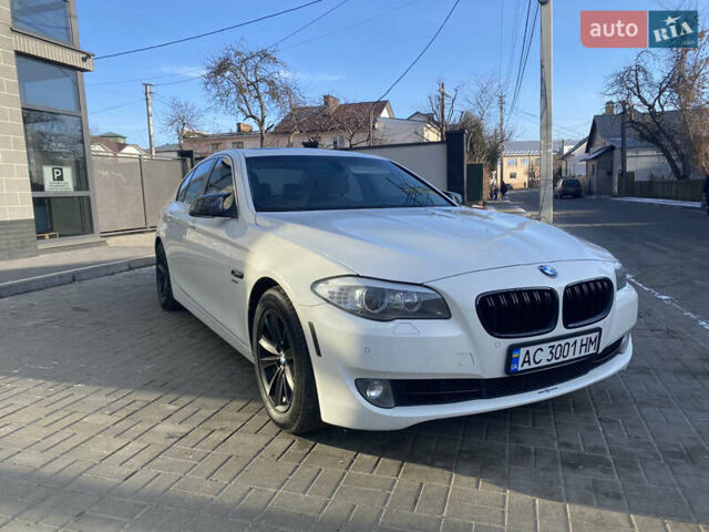 Белый БМВ 5 Серия, объемом двигателя 2 л и пробегом 240 тыс. км за 11200 $, фото 1 на Automoto.ua