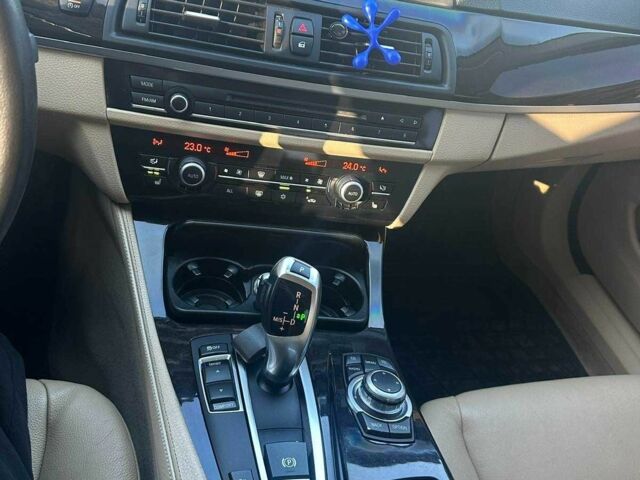 Белый БМВ 5 Серия, объемом двигателя 3 л и пробегом 184 тыс. км за 13500 $, фото 1 на Automoto.ua