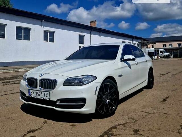 Белый БМВ 5 Серия, объемом двигателя 2.98 л и пробегом 180 тыс. км за 13000 $, фото 1 на Automoto.ua