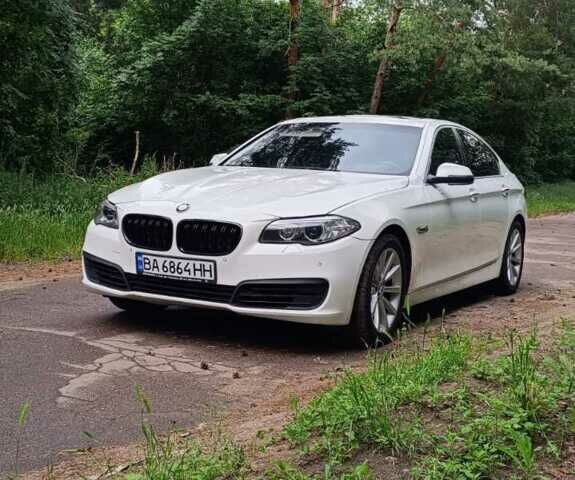 Белый БМВ 5 Серия, объемом двигателя 2.99 л и пробегом 171 тыс. км за 13500 $, фото 1 на Automoto.ua