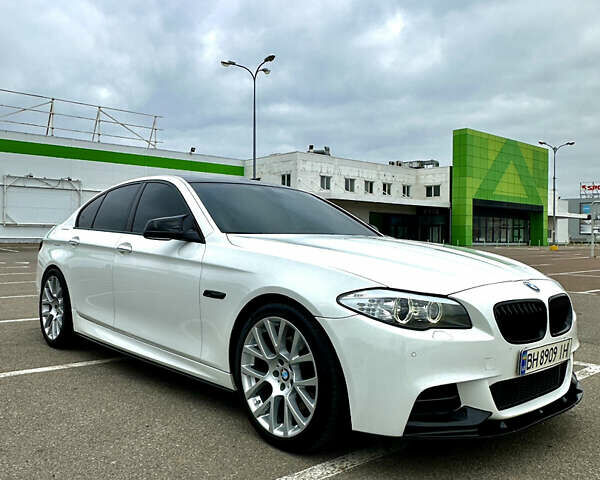 Белый БМВ 5 Серия, объемом двигателя 2 л и пробегом 124 тыс. км за 17500 $, фото 1 на Automoto.ua