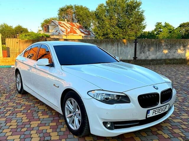 Белый БМВ 5 Серия, объемом двигателя 2 л и пробегом 177 тыс. км за 9500 $, фото 1 на Automoto.ua