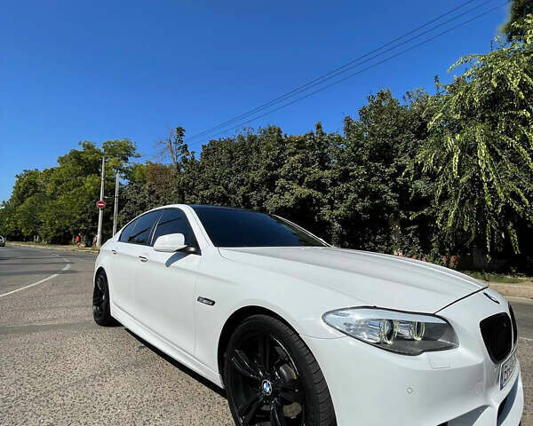 Белый БМВ 5 Серия, объемом двигателя 2 л и пробегом 165 тыс. км за 20000 $, фото 1 на Automoto.ua