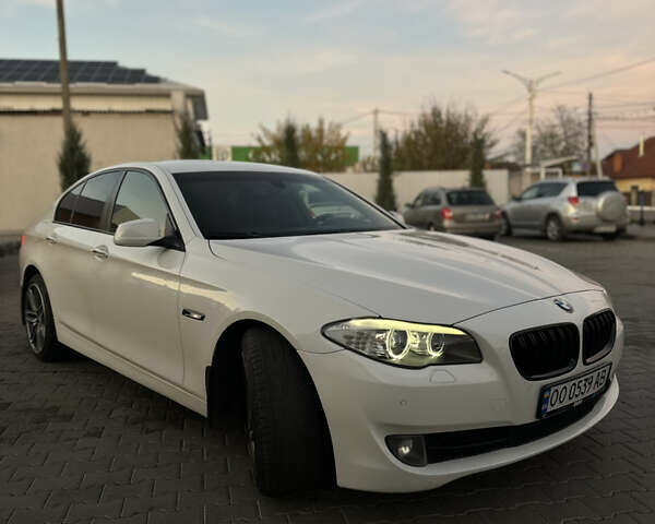 Белый БМВ 5 Серия, объемом двигателя 2 л и пробегом 235 тыс. км за 13700 $, фото 1 на Automoto.ua