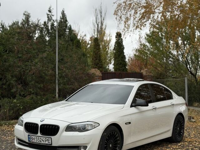 Білий БМВ 5 Серія, об'ємом двигуна 2 л та пробігом 240 тис. км за 13900 $, фото 1 на Automoto.ua