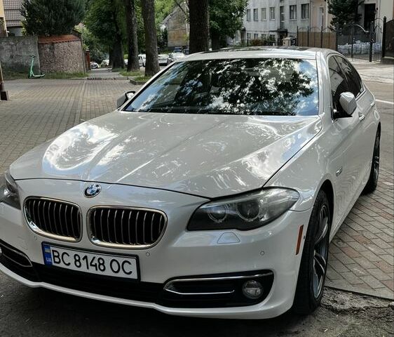 Белый БМВ 5 Серия, объемом двигателя 3 л и пробегом 212 тыс. км за 15500 $, фото 1 на Automoto.ua
