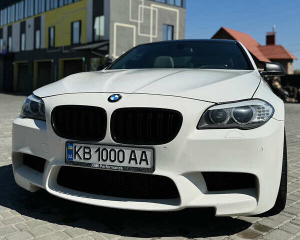 Білий БМВ 5 Серія, об'ємом двигуна 2.98 л та пробігом 282 тис. км за 16000 $, фото 1 на Automoto.ua
