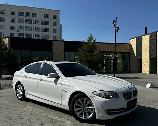 Білий БМВ 5 Серія, об'ємом двигуна 2 л та пробігом 202 тис. км за 14300 $, фото 1 на Automoto.ua