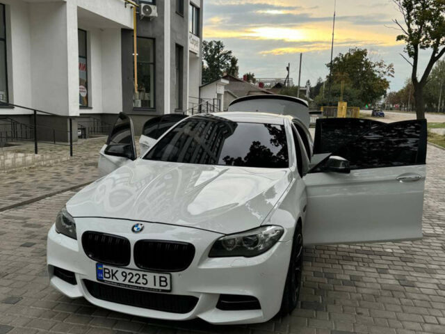 Белый БМВ 5 Серия, объемом двигателя 3 л и пробегом 185 тыс. км за 19000 $, фото 1 на Automoto.ua