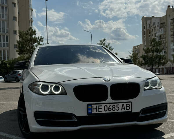 Белый БМВ 5 Серия, объемом двигателя 2 л и пробегом 218 тыс. км за 13800 $, фото 1 на Automoto.ua