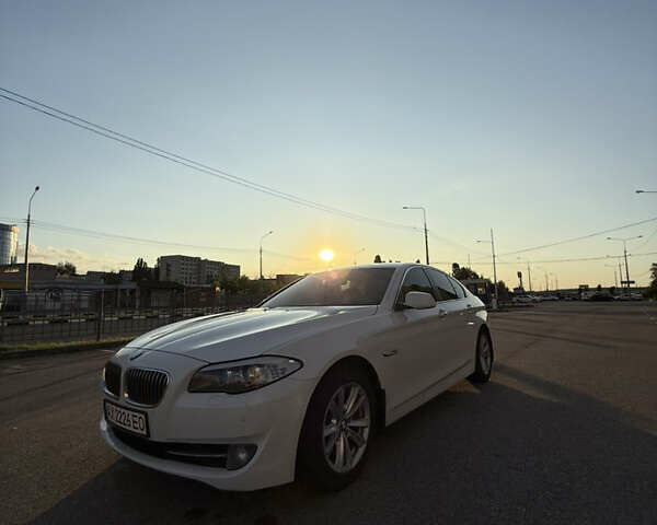 Білий БМВ 5 Серія, об'ємом двигуна 2 л та пробігом 147 тис. км за 14600 $, фото 1 на Automoto.ua