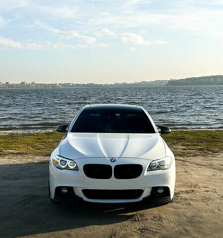 Белый БМВ 5 Серия, объемом двигателя 2.99 л и пробегом 262 тыс. км за 16100 $, фото 1 на Automoto.ua