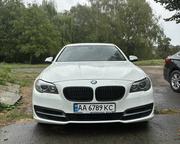 Белый БМВ 5 Серия, объемом двигателя 2.98 л и пробегом 217 тыс. км за 17000 $, фото 1 на Automoto.ua
