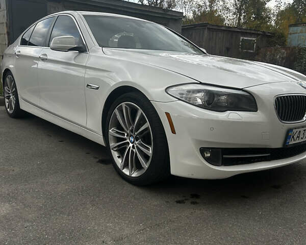 Белый БМВ 5 Серия, объемом двигателя 2 л и пробегом 234 тыс. км за 15000 $, фото 1 на Automoto.ua