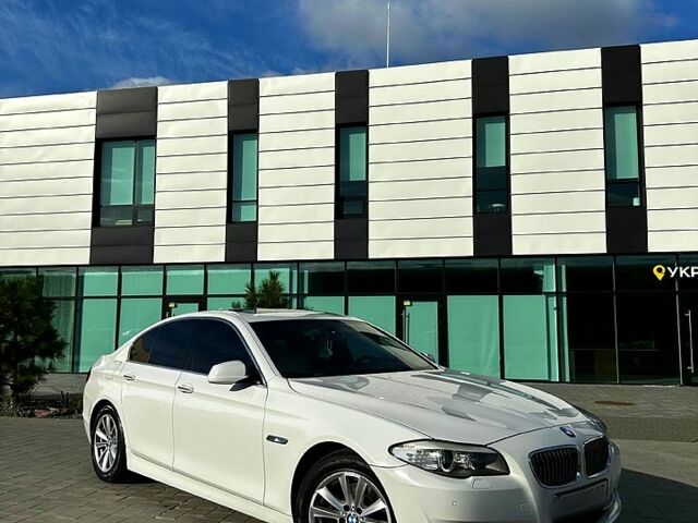 Білий БМВ 5 Серія, об'ємом двигуна 2 л та пробігом 210 тис. км за 13000 $, фото 1 на Automoto.ua