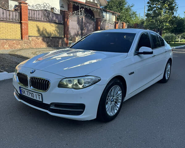 Белый БМВ 5 Серия, объемом двигателя 2 л и пробегом 159 тыс. км за 21000 $, фото 1 на Automoto.ua