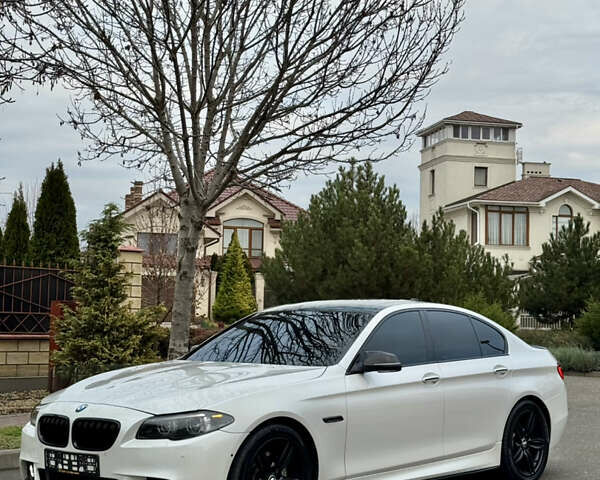 Белый БМВ 5 Серия, объемом двигателя 2.98 л и пробегом 202 тыс. км за 16500 $, фото 1 на Automoto.ua