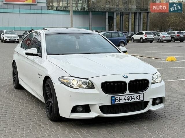 Белый БМВ 5 Серия, объемом двигателя 3 л и пробегом 145 тыс. км за 18499 $, фото 1 на Automoto.ua