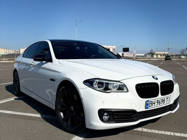 Белый БМВ 5 Серия, объемом двигателя 2.98 л и пробегом 183 тыс. км за 19000 $, фото 1 на Automoto.ua