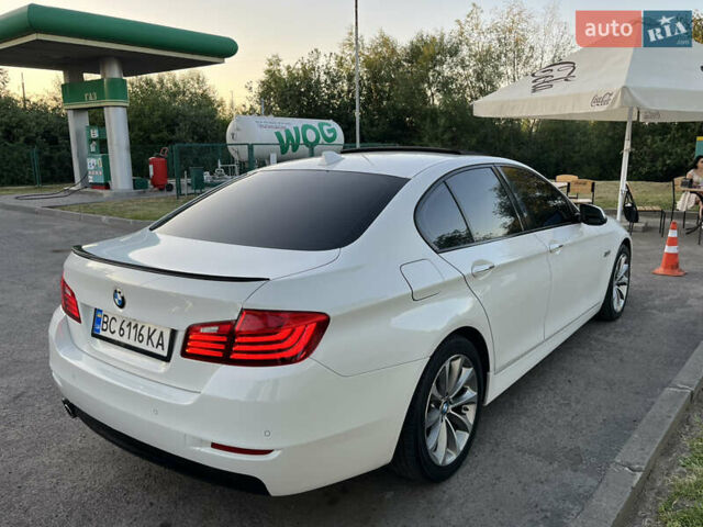Білий БМВ 5 Серія, об'ємом двигуна 2 л та пробігом 50 тис. км за 15000 $, фото 1 на Automoto.ua