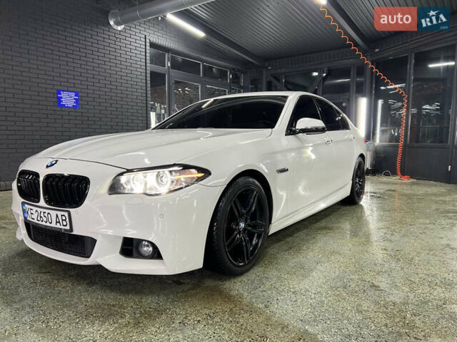 Белый БМВ 5 Серия, объемом двигателя 3 л и пробегом 161 тыс. км за 23000 $, фото 1 на Automoto.ua