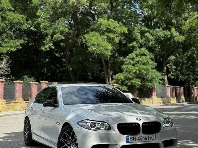 Белый БМВ 5 Серия, объемом двигателя 3 л и пробегом 173 тыс. км за 15999 $, фото 1 на Automoto.ua