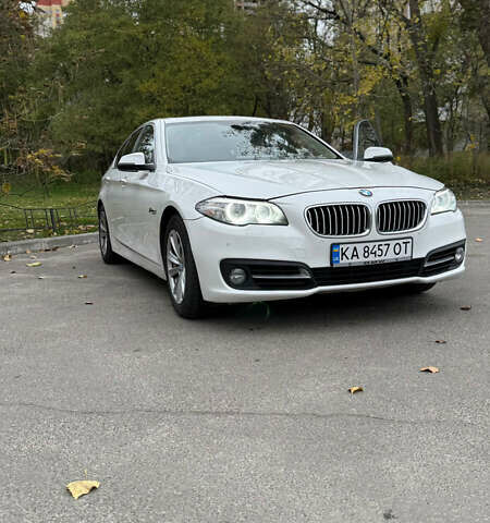 Білий БМВ 5 Серія, об'ємом двигуна 2 л та пробігом 200 тис. км за 15000 $, фото 1 на Automoto.ua