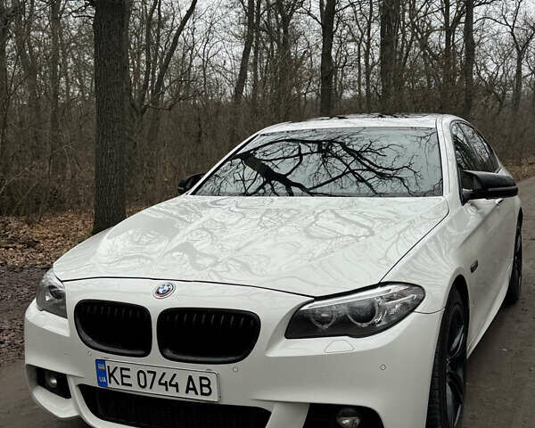Белый БМВ 5 Серия, объемом двигателя 3 л и пробегом 144 тыс. км за 19000 $, фото 1 на Automoto.ua