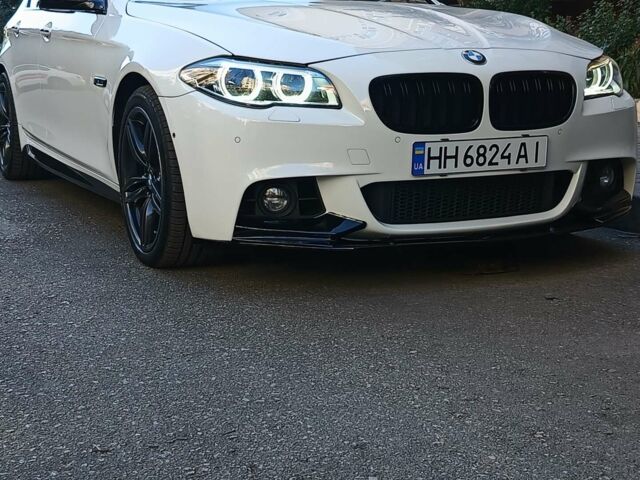 Белый БМВ 5 Серия, объемом двигателя 2.99 л и пробегом 206 тыс. км за 23000 $, фото 1 на Automoto.ua