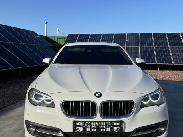 Белый БМВ 5 Серия, объемом двигателя 2 л и пробегом 198 тыс. км за 15555 $, фото 1 на Automoto.ua