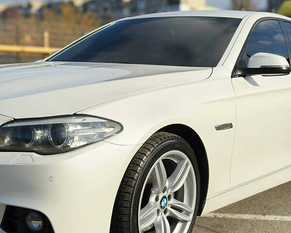 Белый БМВ 5 Серия, объемом двигателя 2 л и пробегом 141 тыс. км за 17200 $, фото 1 на Automoto.ua