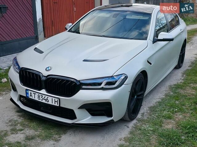 Белый БМВ 5 Серия, объемом двигателя 3 л и пробегом 118 тыс. км за 15600 $, фото 1 на Automoto.ua