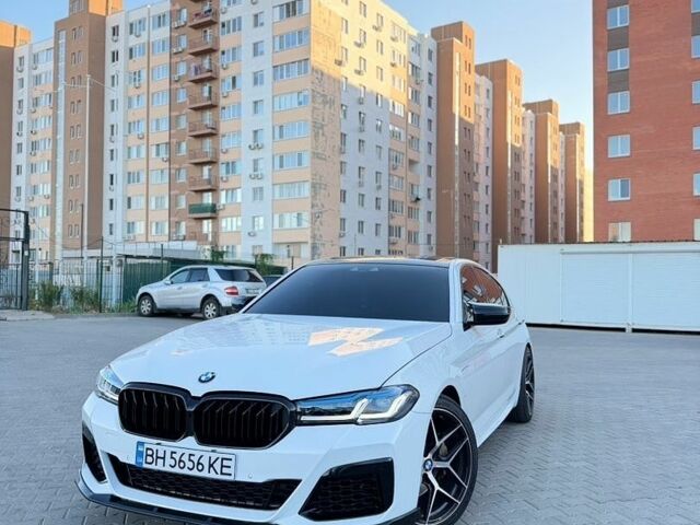 Білий БМВ 5 Серія, об'ємом двигуна 2 л та пробігом 104 тис. км за 29900 $, фото 1 на Automoto.ua