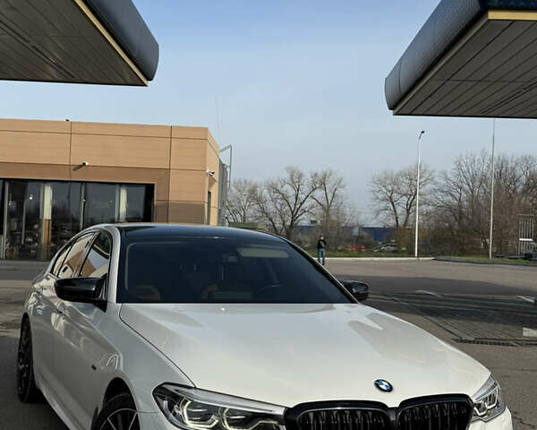 Белый БМВ 5 Серия, объемом двигателя 3 л и пробегом 140 тыс. км за 31900 $, фото 1 на Automoto.ua