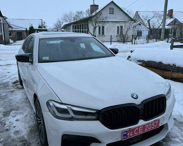 Белый БМВ 5 Серия, объемом двигателя 3 л и пробегом 143 тыс. км за 33000 $, фото 1 на Automoto.ua