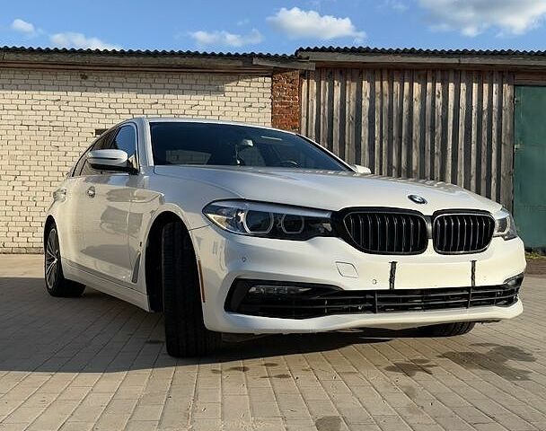 Белый БМВ 5 Серия, объемом двигателя 2 л и пробегом 186 тыс. км за 26000 $, фото 1 на Automoto.ua