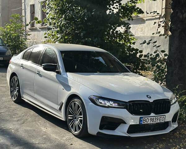 Белый БМВ 5 Серия, объемом двигателя 2 л и пробегом 199 тыс. км за 29999 $, фото 1 на Automoto.ua