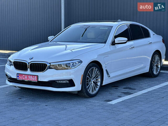 Білий БМВ 5 Серія, об'ємом двигуна 2 л та пробігом 136 тис. км за 26500 $, фото 1 на Automoto.ua