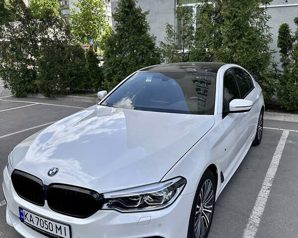 Белый БМВ 5 Серия, объемом двигателя 2 л и пробегом 97 тыс. км за 26200 $, фото 1 на Automoto.ua