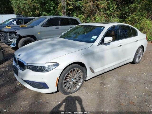 Білий БМВ 5 Серія, об'ємом двигуна 2 л та пробігом 113 тис. км за 18000 $, фото 1 на Automoto.ua