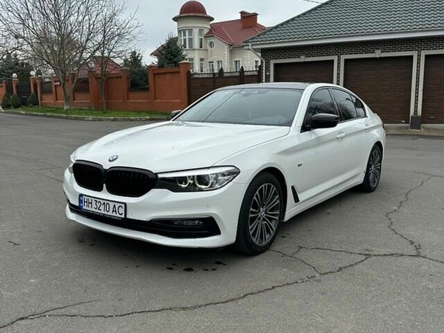Белый БМВ 5 Серия, объемом двигателя 2.99 л и пробегом 290 тыс. км за 26000 $, фото 1 на Automoto.ua