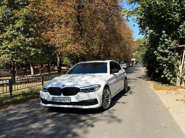 Белый БМВ 5 Серия, объемом двигателя 2 л и пробегом 145 тыс. км за 23500 $, фото 1 на Automoto.ua