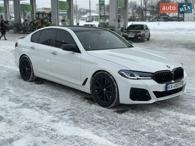 Белый БМВ 5 Серия, объемом двигателя 3 л и пробегом 220 тыс. км за 25900 $, фото 1 на Automoto.ua